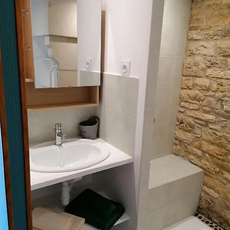 Hotes Les Oiseaux Uzech